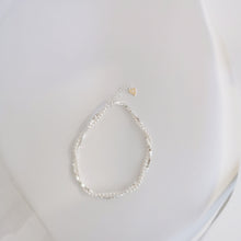 Load image into Gallery viewer, Ida pearls silver bracelet B002