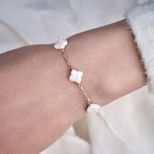 Load image into Gallery viewer, Lucky clover bracelet HB019