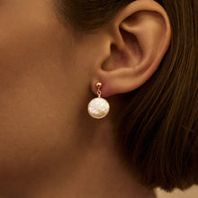 Load image into Gallery viewer, Coin pearl earring HE013