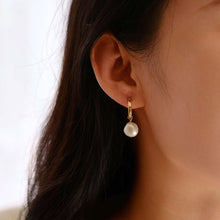 Load image into Gallery viewer, HE010 Pearl Drop Hoop