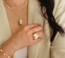 Load image into Gallery viewer, Della Baroque Ring HR006