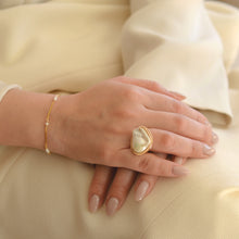 Load image into Gallery viewer, Della Baroque Ring HR006