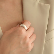 Load image into Gallery viewer, Rosa Matte Dome Ring R003