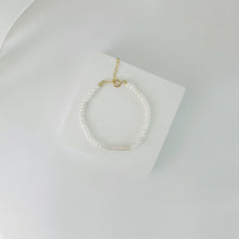 Load image into Gallery viewer, HB009 Linear pearl bracelet