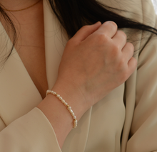 Load image into Gallery viewer, Dottie pearl bracelet | Gold filled wire and beads freshwater pearls HB023