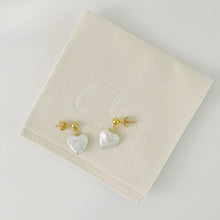Load image into Gallery viewer, HE001 Heart ear stud