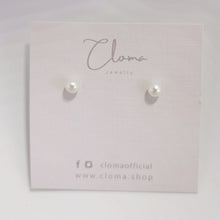 Load image into Gallery viewer, Dainty pearl ear stud HE005