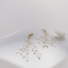 Load image into Gallery viewer, HE008 Dainty vine earring