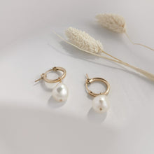 Load image into Gallery viewer, HE010 Pearl Drop Hoop
