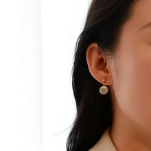 Load image into Gallery viewer, Coin pearl earring HE013