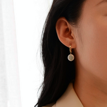 Load image into Gallery viewer, Coin pearl earring HE013