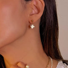 Load image into Gallery viewer, HE017 Lucky clover ear stud
