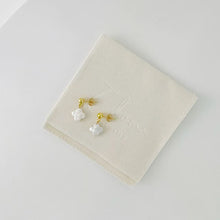 Load image into Gallery viewer, HE017 Lucky clover ear stud