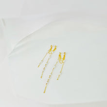Load image into Gallery viewer, HE020 Ethereal Pearl Drop Back Earring