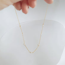 Load image into Gallery viewer, Floating pearl necklace HN014