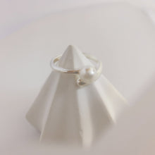 Load image into Gallery viewer, Nina silver pearl ring R004