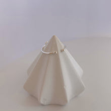 Load image into Gallery viewer, Sara Tiny pearl silver ring R019