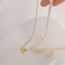 Load image into Gallery viewer, Toggle bar pearl necklace | Brass, 14k gold plated N014