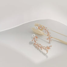 Load image into Gallery viewer, Bridal Pearl ear climber | Silver or Rose Gold Plating E052