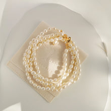 Load image into Gallery viewer, N046 Natalia twist pearl necklace