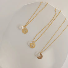 Load image into Gallery viewer, Zodiac sign necklace | Gold filled freshwater pearl HN024