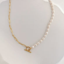 Load image into Gallery viewer, Toggle bar pearl necklace | Brass, 14k gold plated N014