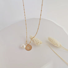 Load image into Gallery viewer, Zodiac sign necklace | Gold filled freshwater pearl HN024