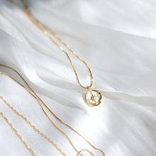 Load image into Gallery viewer, Eight points star pendant necklace | 925 sterling silver and gold plated N031