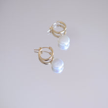Load image into Gallery viewer, Coin pearl earring HE013