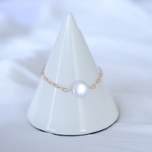 Load image into Gallery viewer, Coin pearl chain bracelet |Fresh water pearl and gold filled chain HB007