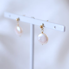 Load image into Gallery viewer, Coin pearl earring HE013