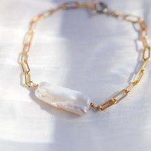 Load image into Gallery viewer, Orin chain bracelet | Freshwater pearl, gold filled link chain HB020
