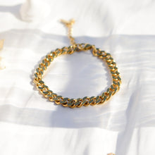 Load image into Gallery viewer, Gitta cuban link chain bracelet | Stainless steels with gold plating B019