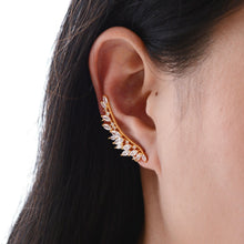 Load image into Gallery viewer, Fancy ear climber E030