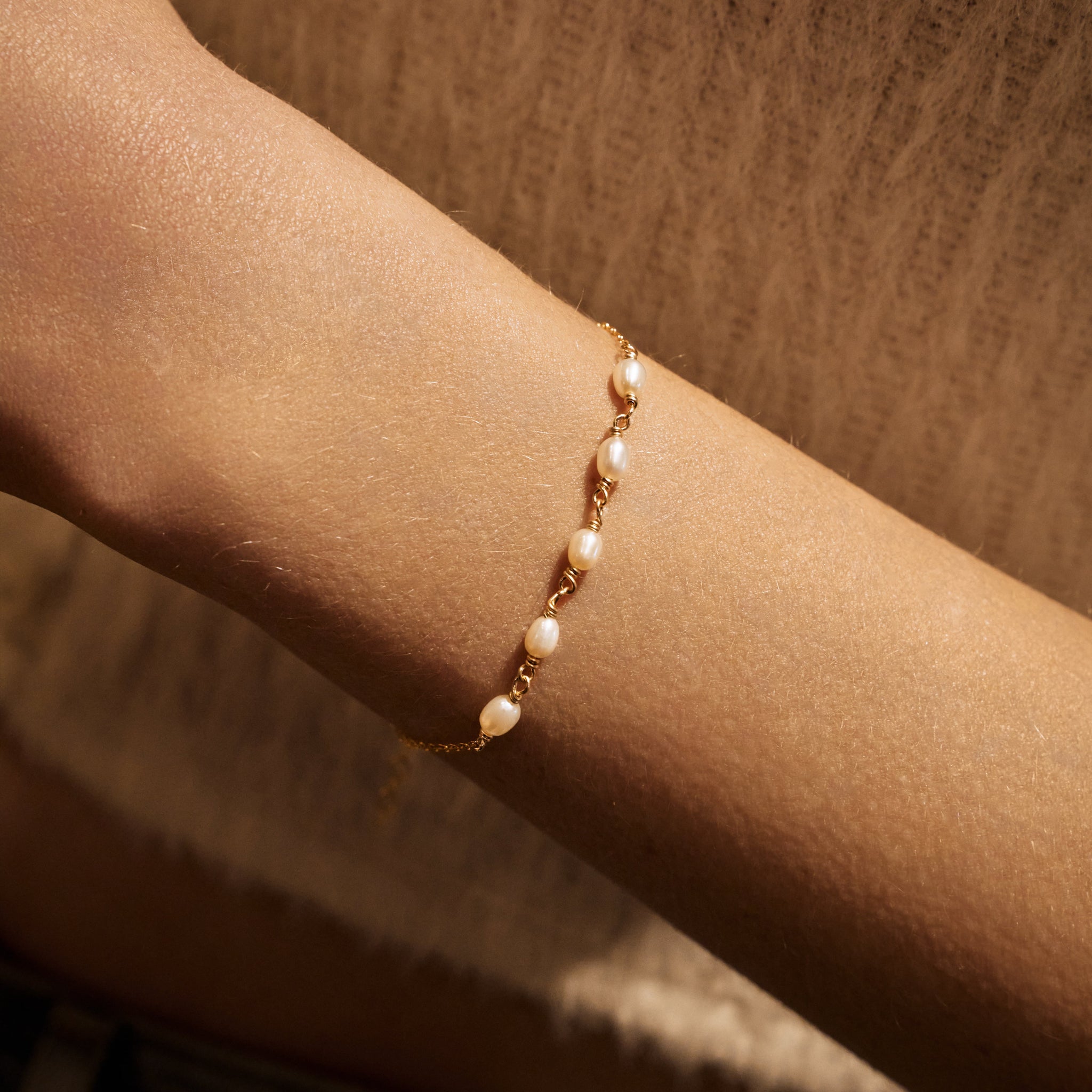 ●tow tow archive● Linka Pearl Chain Bracelet Gold TBH52ABT Pearl Bracelets | The Pearl Source