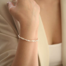 Load image into Gallery viewer, Ida pearls silver bracelet B002
