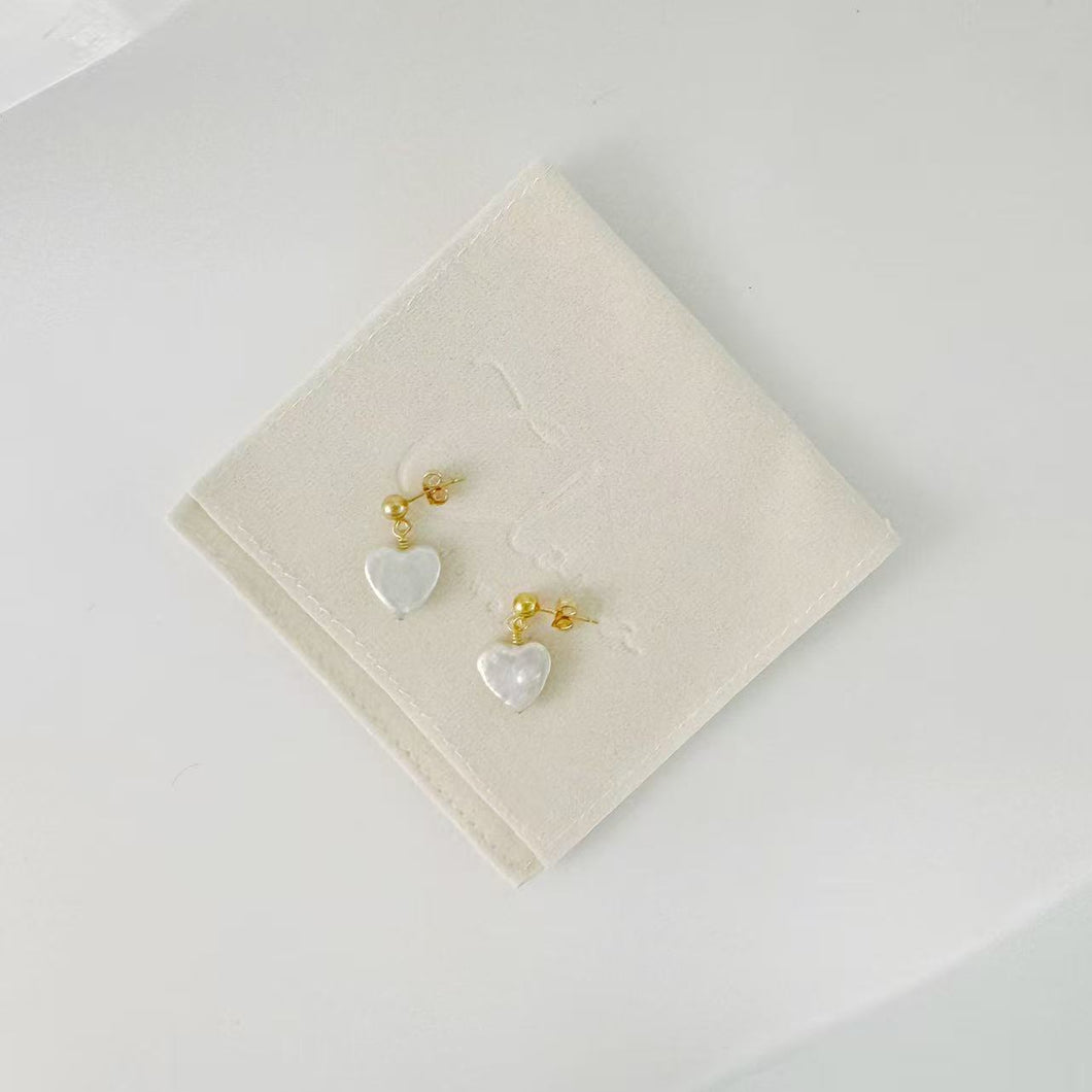 HE001 Heart ear stud
