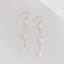 Load image into Gallery viewer, Bridal  Pearl dangle drop HE007
