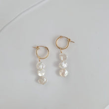 Load image into Gallery viewer, HE014 Sal hoop keshi earring
