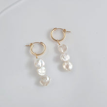 Load image into Gallery viewer, HE014 Sal hoop keshi earring
