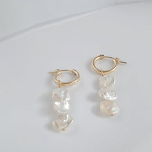 Load image into Gallery viewer, HE014 Sal hoop keshi earring
