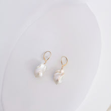 Load image into Gallery viewer, Rita baroque earring HE019
