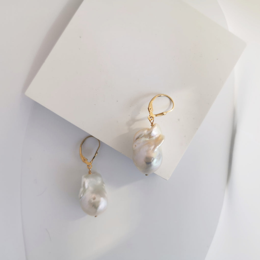 Rita baroque earring HE019