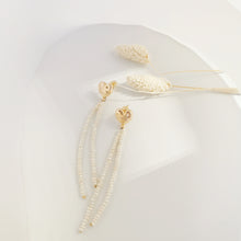 Load image into Gallery viewer, Pearls tassel earring HE020
