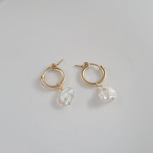 Load image into Gallery viewer, HE021 Rachel hoop earring
