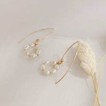 Load image into Gallery viewer, Maley flower earring | Gold filled freshwater pearl HE029
