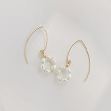 Load image into Gallery viewer, Maley flower earring | Gold filled freshwater pearl HE029
