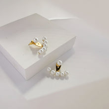 Load image into Gallery viewer, Pearl ear jacket | Faux pearls, stainless steel with gold plating E079
