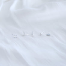 Load image into Gallery viewer, Ear studs set E051
