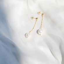 Load image into Gallery viewer, Pearl drop earring | 14k Gold filled, freshwater pearl HE003
